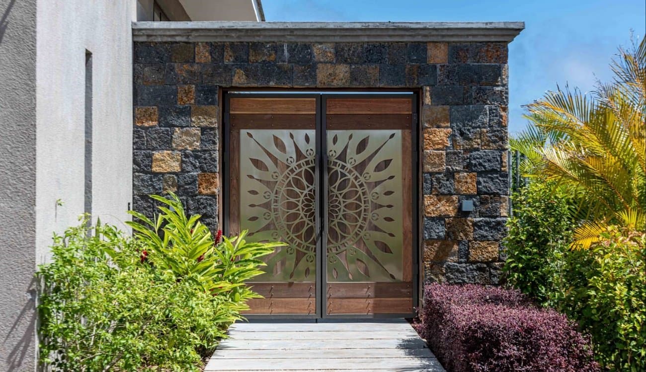 Luxurious 4-bedroom Villa in a peaceful environment