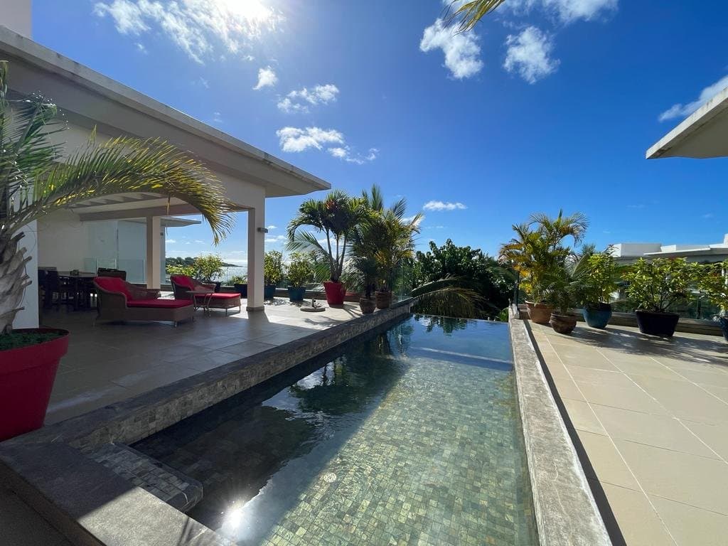 Exceptional Penthouse – 4 Bedrooms with Private Pool and Sea View