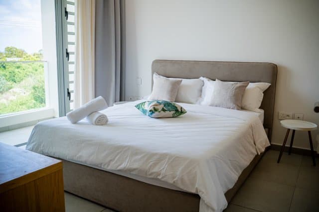 Modern 2-Bedroom Apartment in Péreybère