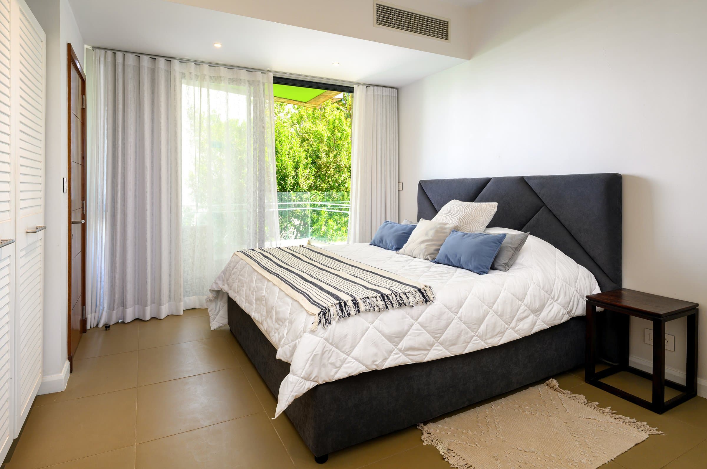 Exceptional 4-Bedroom Townhouse with Sea Views