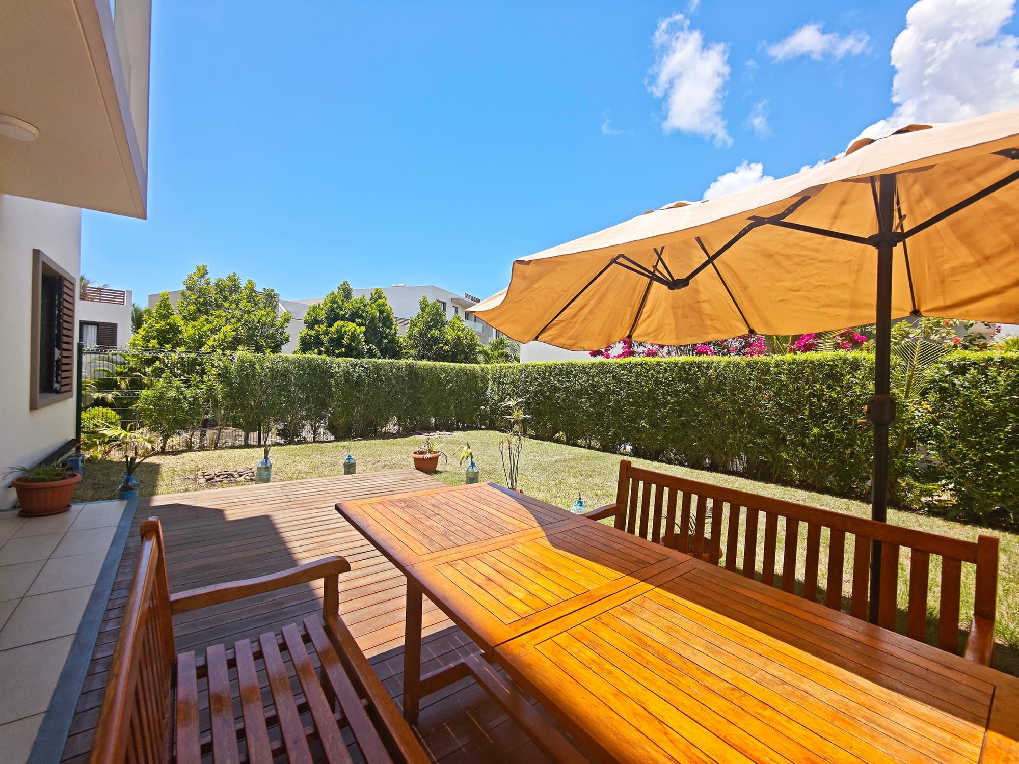 Elegant 3-Bedroom Ground Floor Apartment with Private Garden