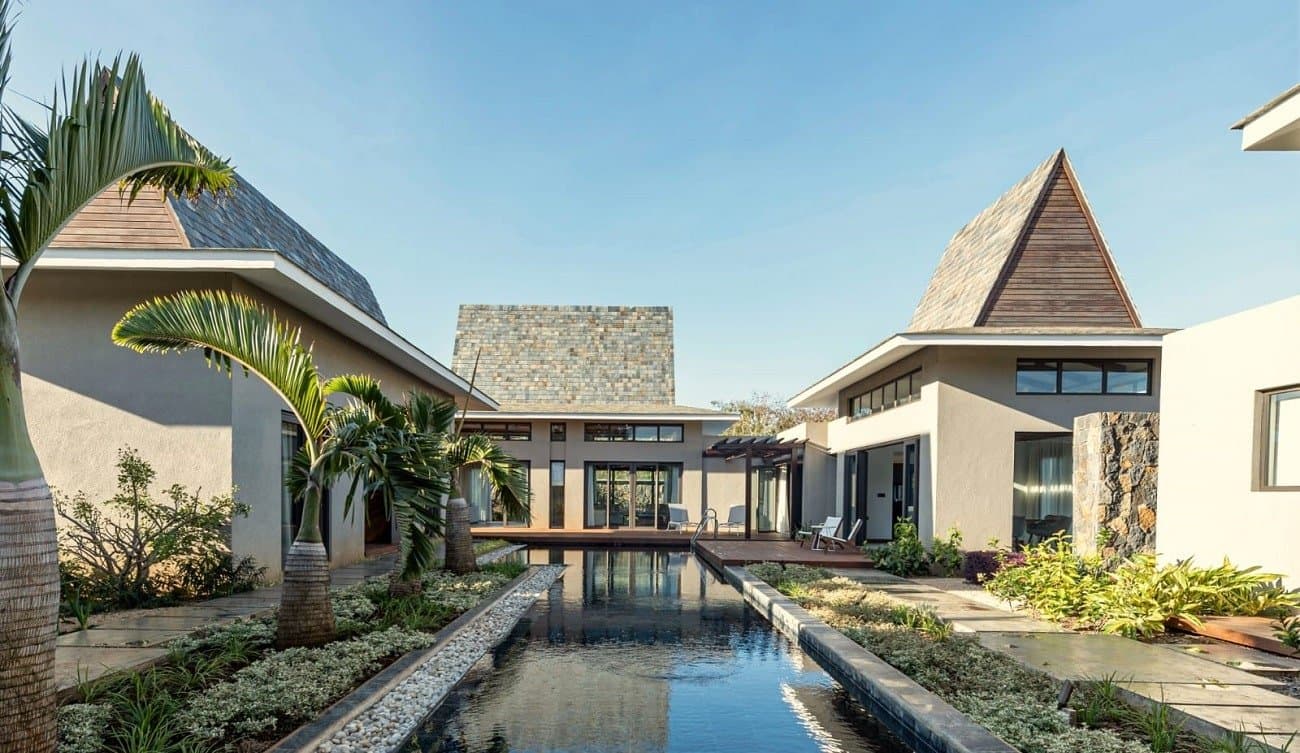 Signature Balinese 4-Bedroom Villa with Private Swimming Pool