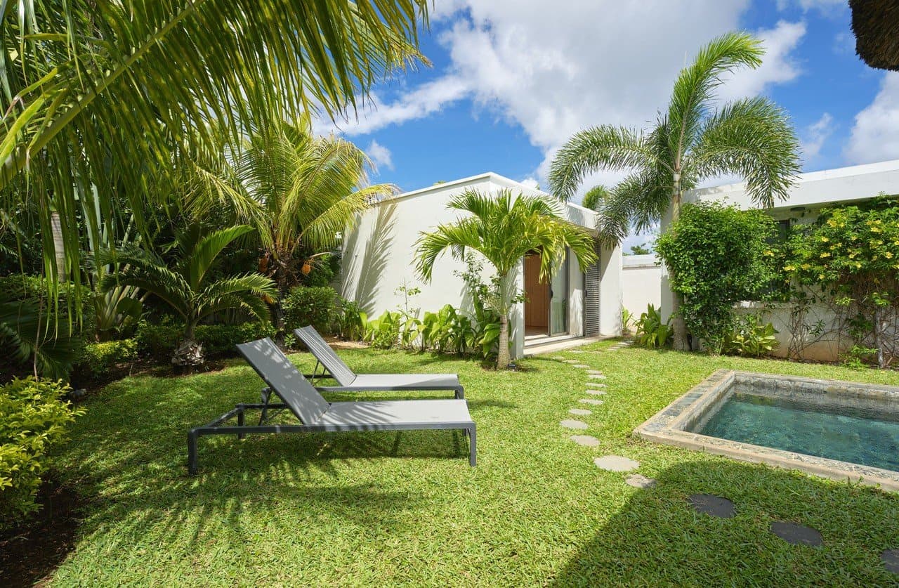 Exceptional Single-Storey Villa with Independent Studio and Tropical Garden