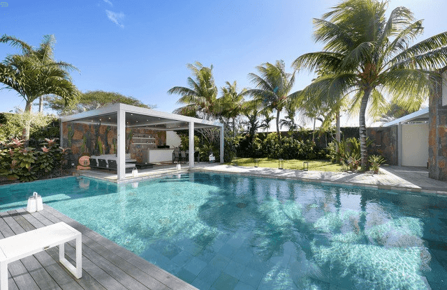 Contemporary 4-Bedroom Villa with Heated Pool and Exceptional Finishes