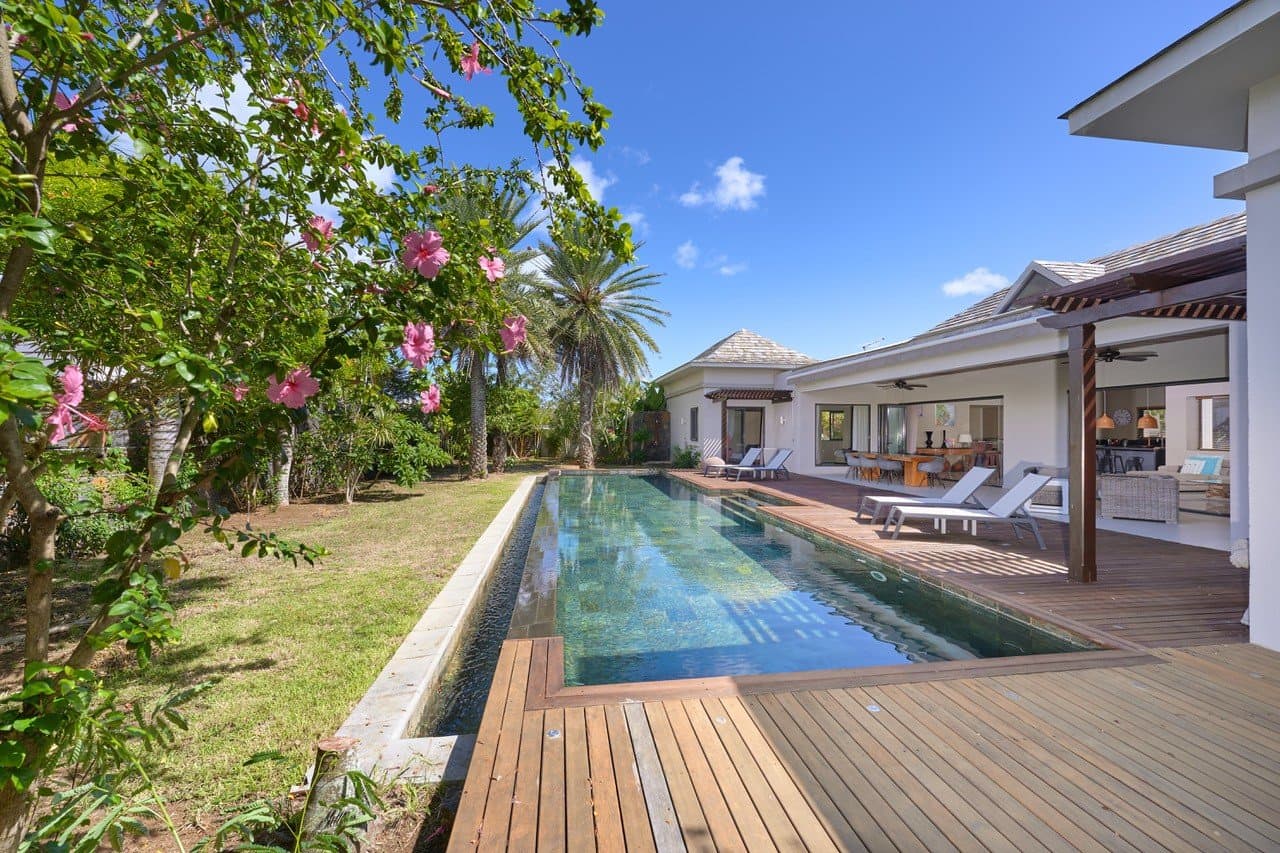 Exceptional 4-Bedroom En-Suite Villa with Home Office and Expansive Garden