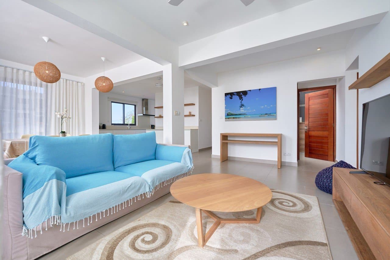 Contemporary 2-Bedroom Apartment in the Heart of Péreybère