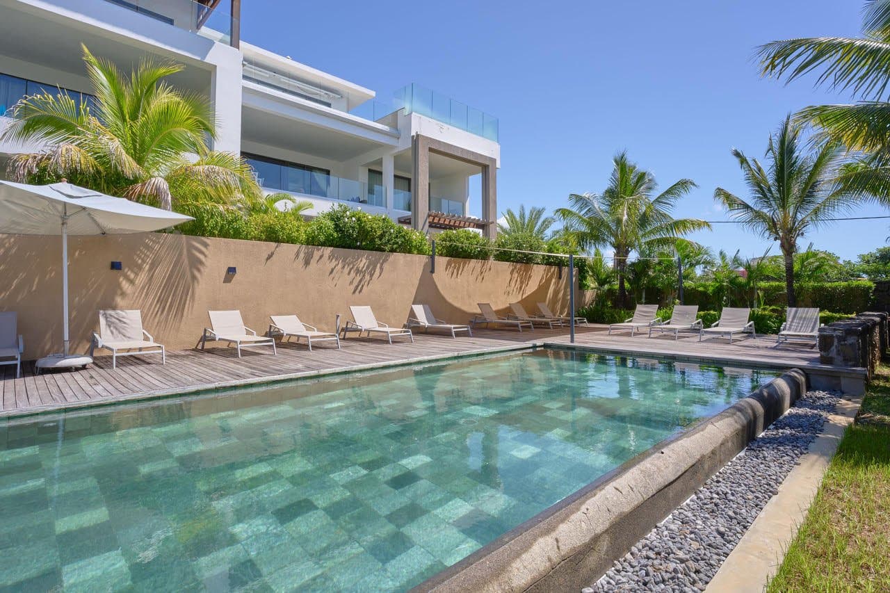 Elegant 3-Bedroom Garden Apartment in a Peaceful Residence
