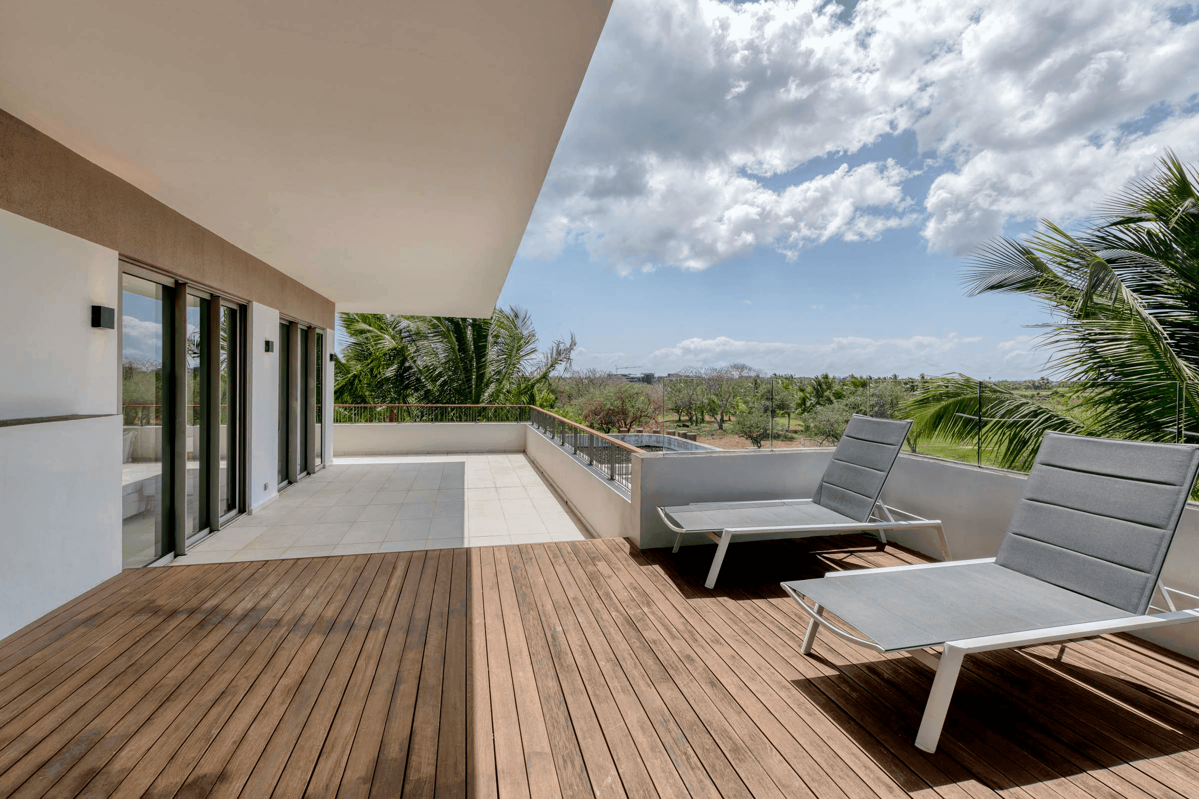 Exceptional Penthouse with Panoramic Golf Views