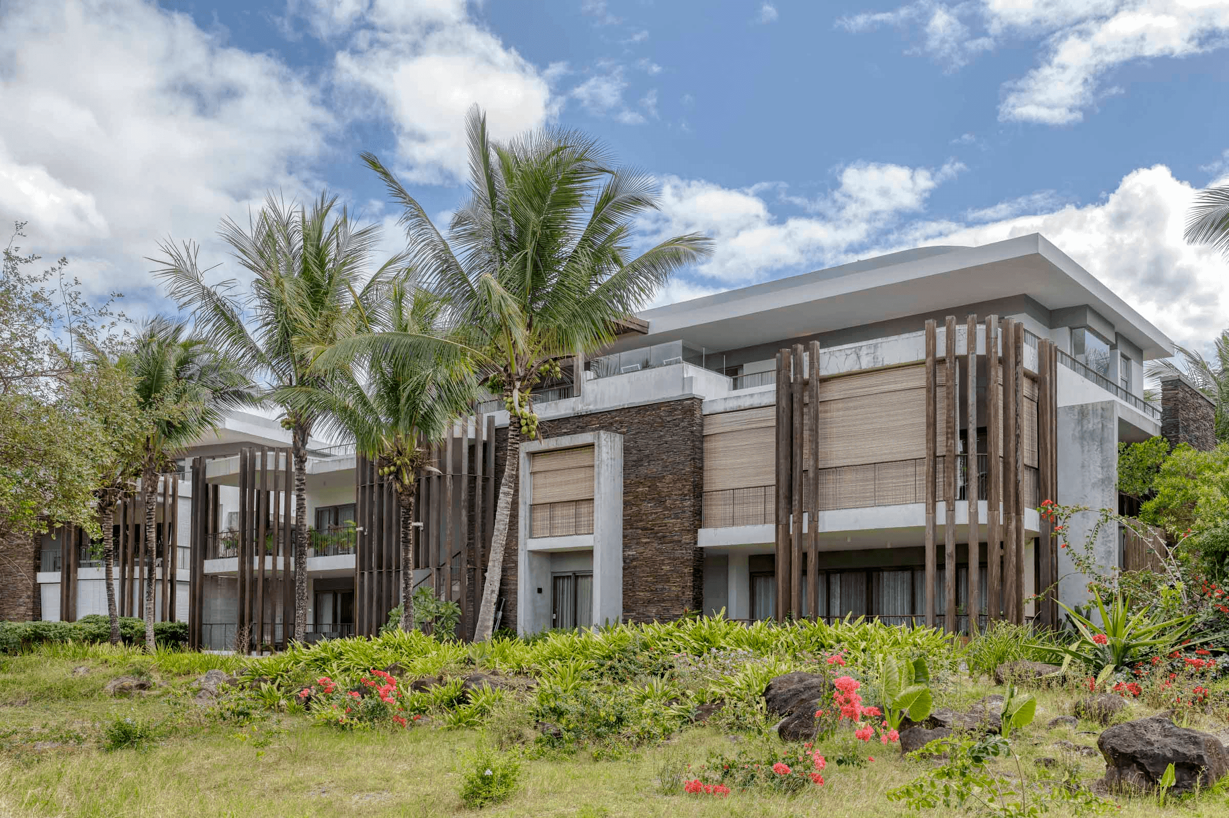 Exceptional Penthouse with Panoramic Golf Views